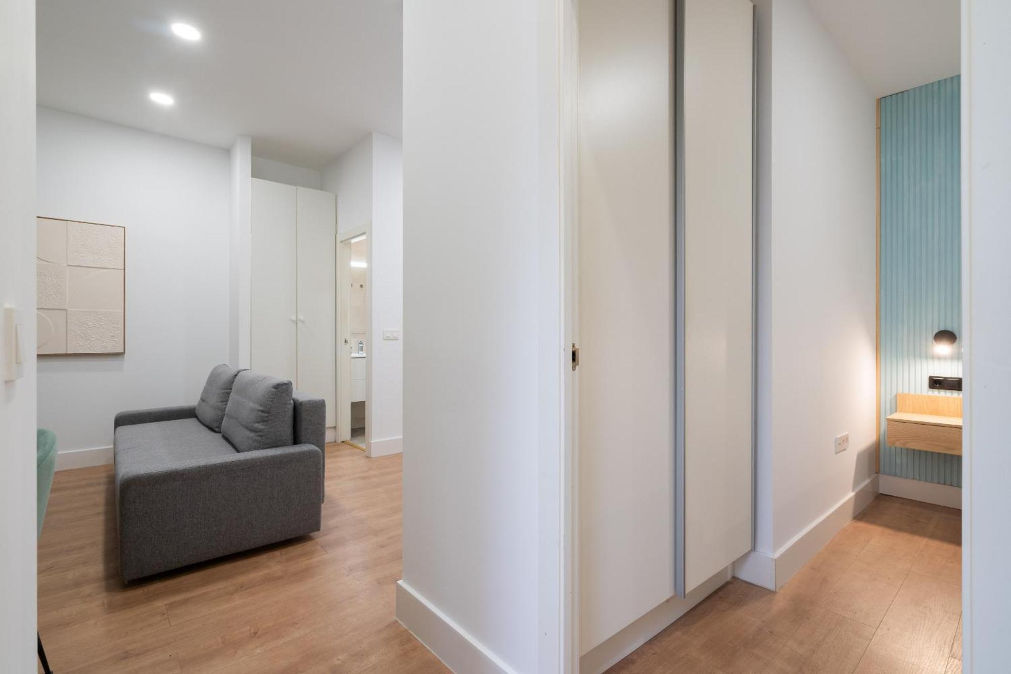 Apartamentos Reformados En Metro Pacifico Alquiler Temporal Madrid Exterior photo