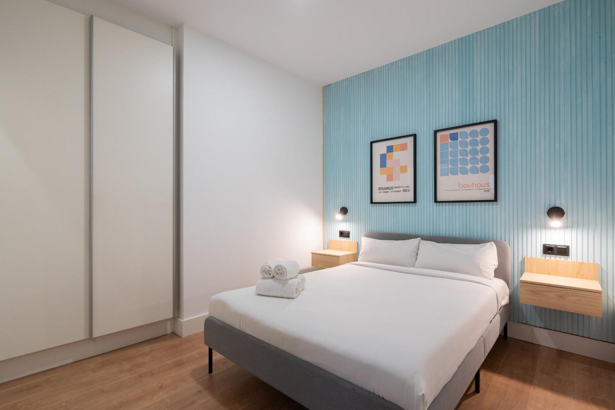 Apartamentos Reformados En Metro Pacifico Alquiler Temporal Madrid Exterior photo